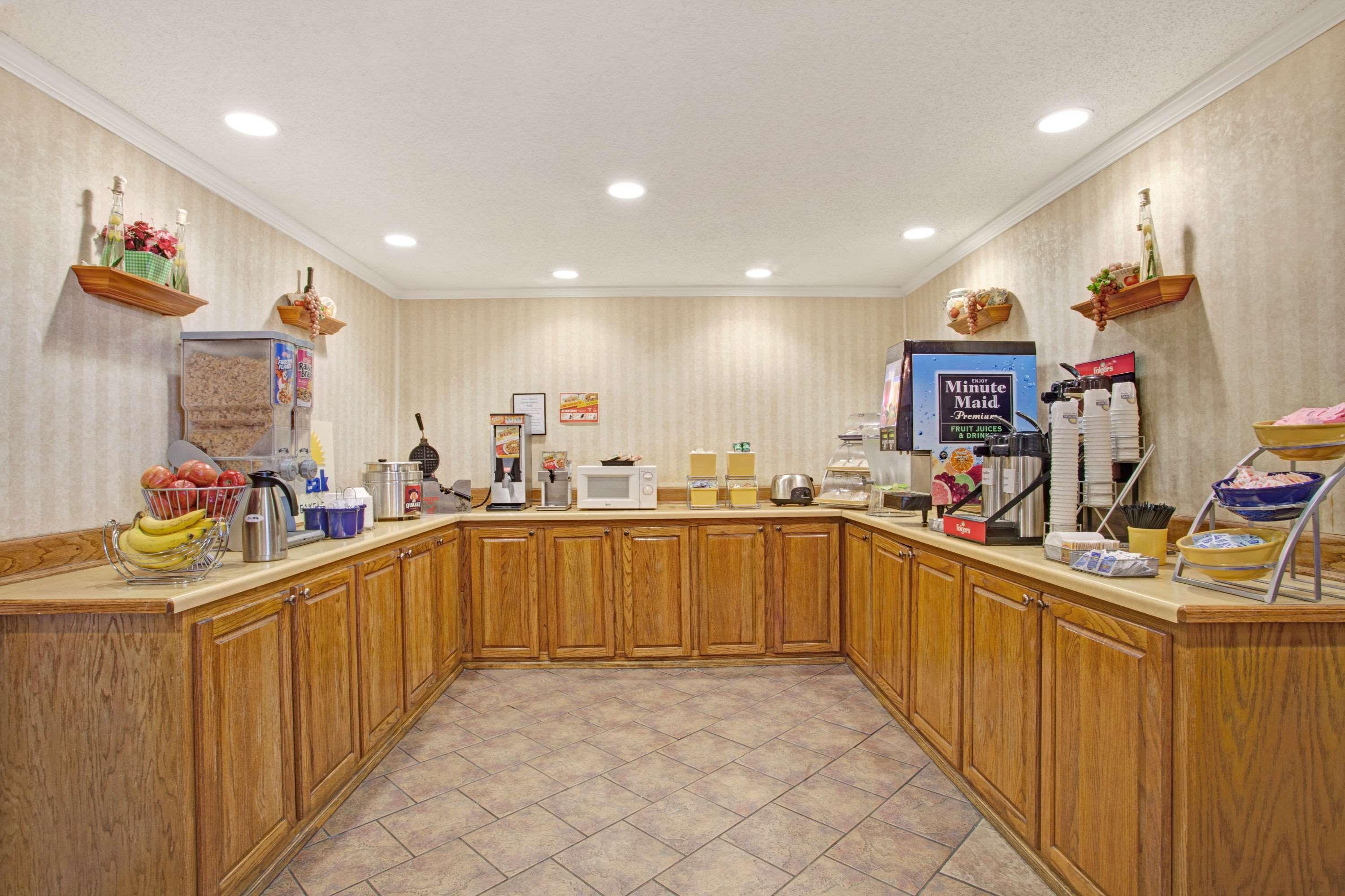 Days Inn & Suites By Wyndham Collierville Germantown Area Eksteriør bilde