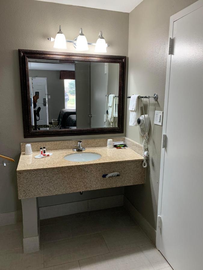 Days Inn & Suites By Wyndham Collierville Germantown Area Eksteriør bilde